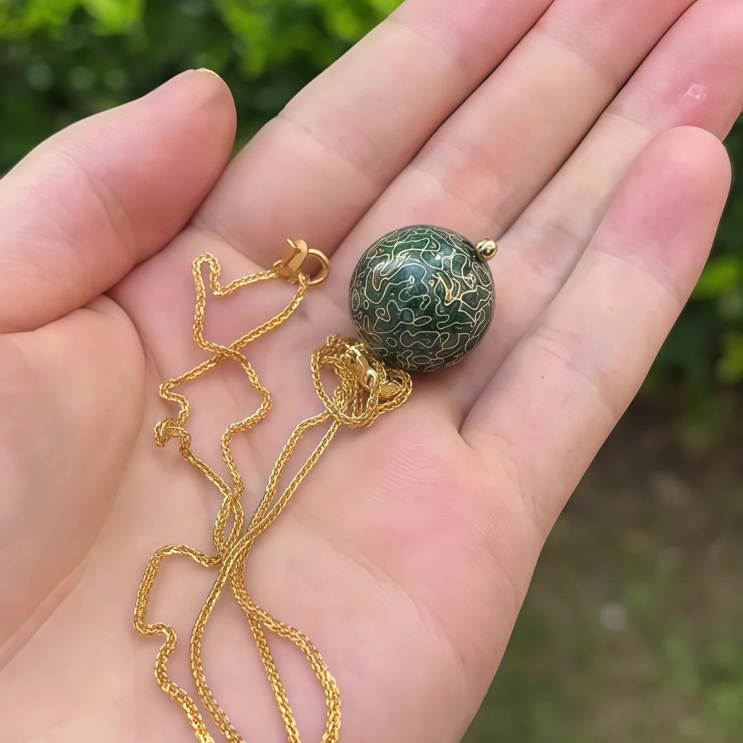 Xipi Lacquer Bead Necklace with Opal Inlay | 18.5mm Pendant, Lightweight & Versatile